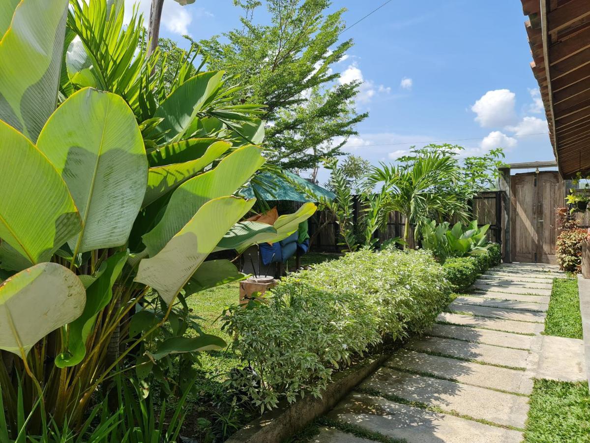 Villa Kayu Джокьякарта Экстерьер фото